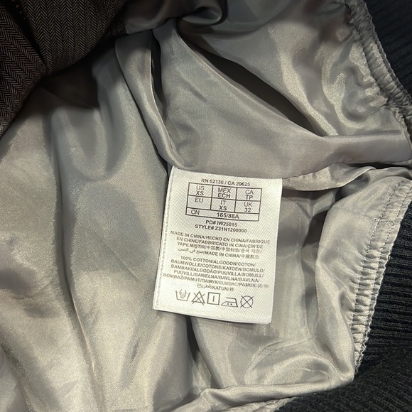 Guess Grey Light Puffy Jacket - Picture 7 of 7